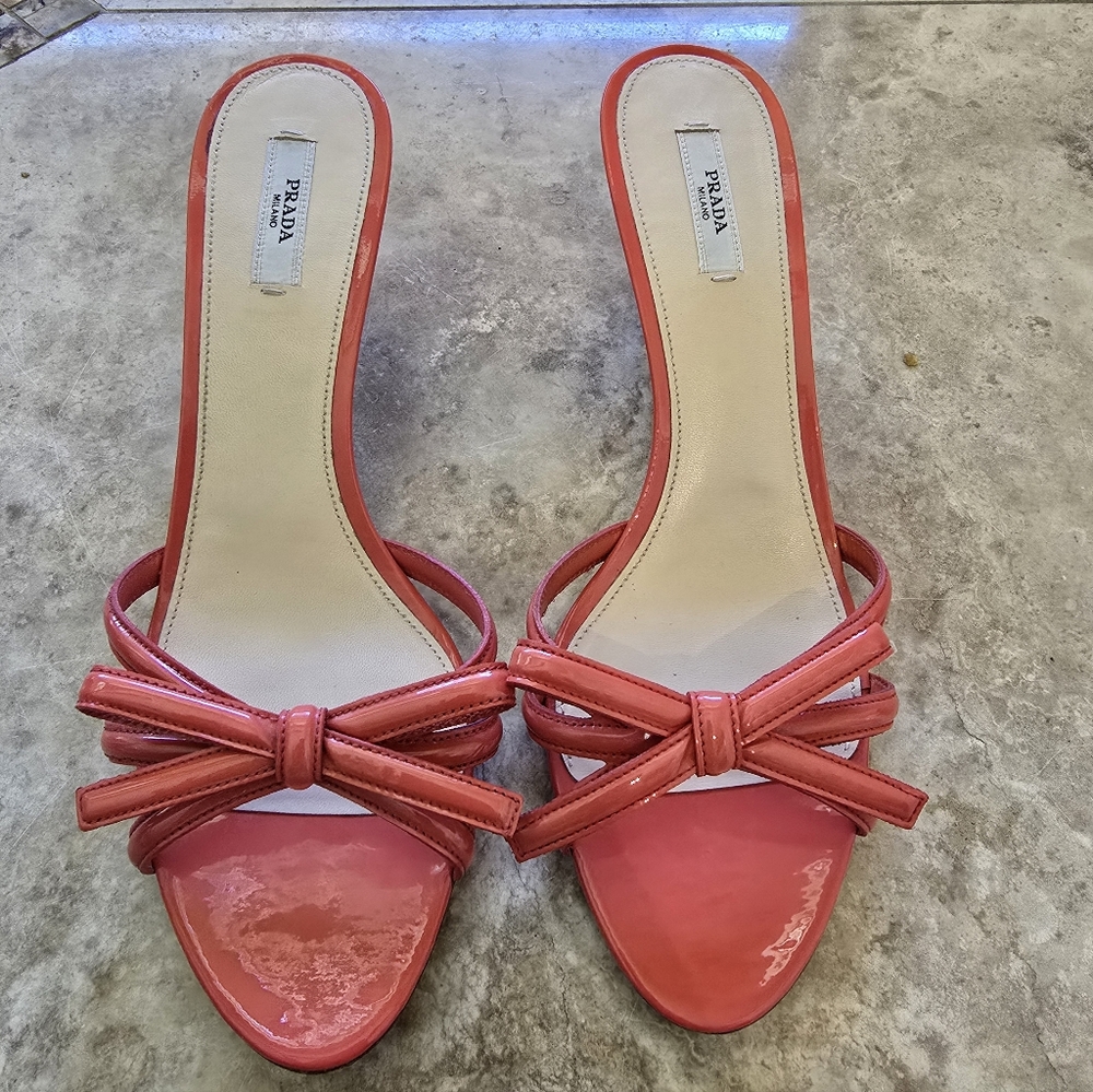 Prada Coral Patent Leather Bow Stiletto Slide Sandals Sz 9.5 | IT 40